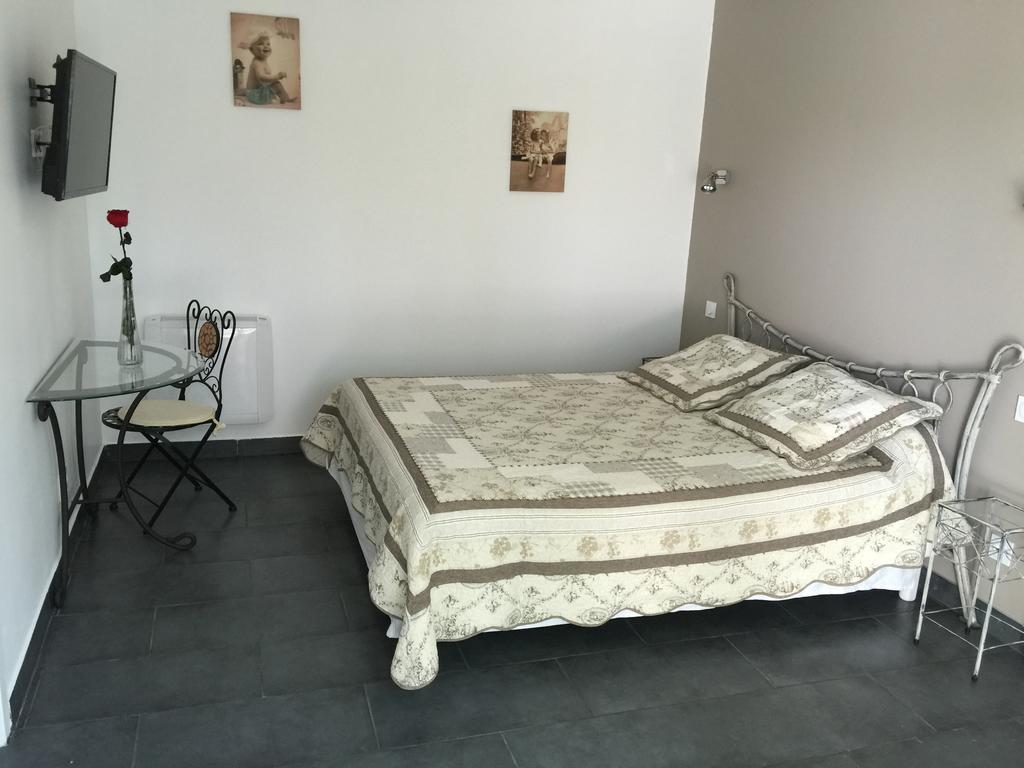 Chambres D'Hotes Le Mas Du Bijou Bleu Puget-sur-Argens Dış mekan fotoğraf